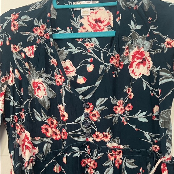 Band of Gypsies Black Floral Wrap Mini Dress with red and White Blooms - Picture 3 of 12